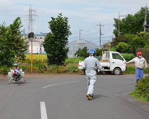 2021年度 コスモスの種を蒔く作業中 写真8枚目