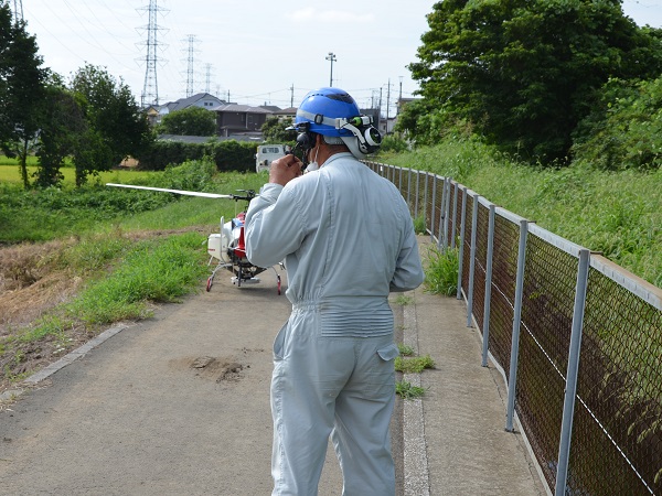 2022年度 鹿室農家親睦会の皆さんの協力を得て鹿室のコスモス畑にコスモスの種を蒔くときの様子 写真12枚目