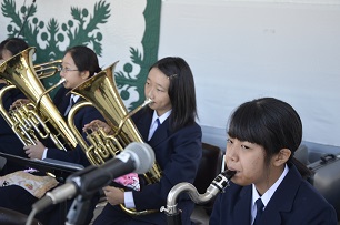 2018年度鹿室コスモス祭り 地元慈恩寺中学の吹奏楽部の演奏中の写真8枚目