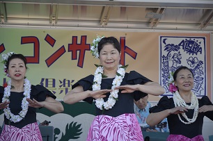 2018年度鹿室コスモス祭り　ハワイアン＆フラダンス部の写真12枚目