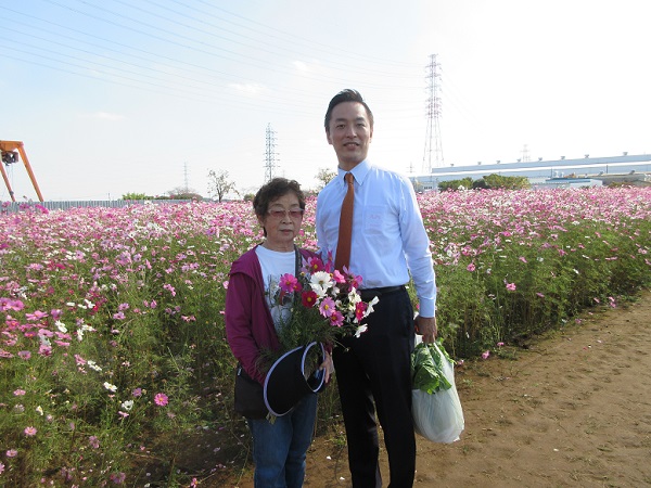 鹿室コスモス 2022年11月3日 村井ひでき議員との記念写真6枚目