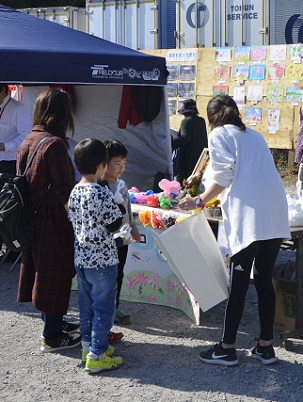 2018年度鹿室コスモス祭り 会場風景の写真