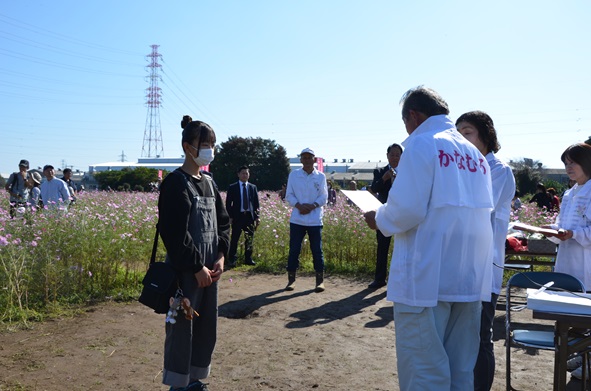 鹿室コスモス 2024年度11月３日「花音いけばなLIVE」第二部の様子の写真3枚目