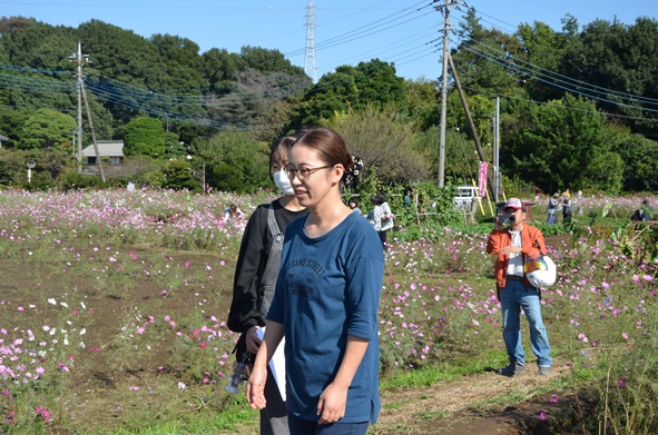 鹿室コスモス 2024年度11月３日「花音いけばなLIVE」第二部の様子の写真4枚目