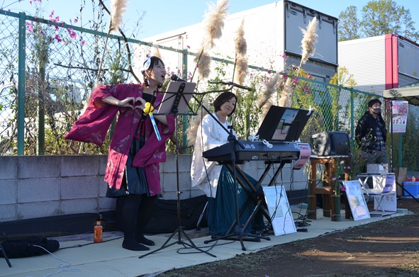 鹿室コスモス 2024年度11月３日「花音いけばなLIVE」第二部の様子の写真24枚目